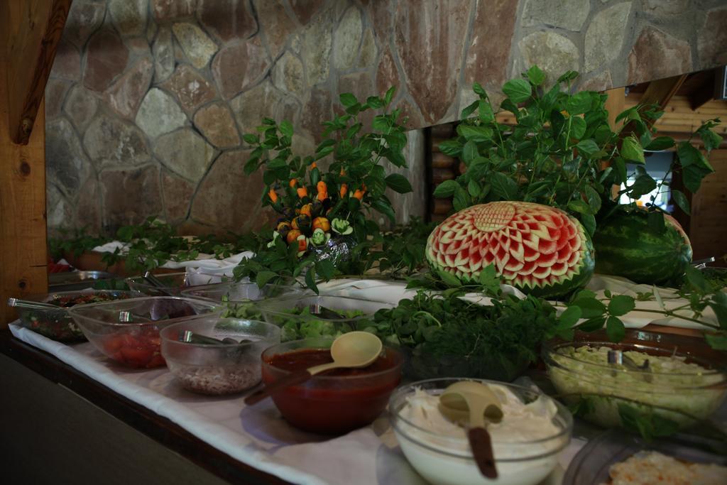 גוינוק Woodline Hotel מראה חיצוני תמונה