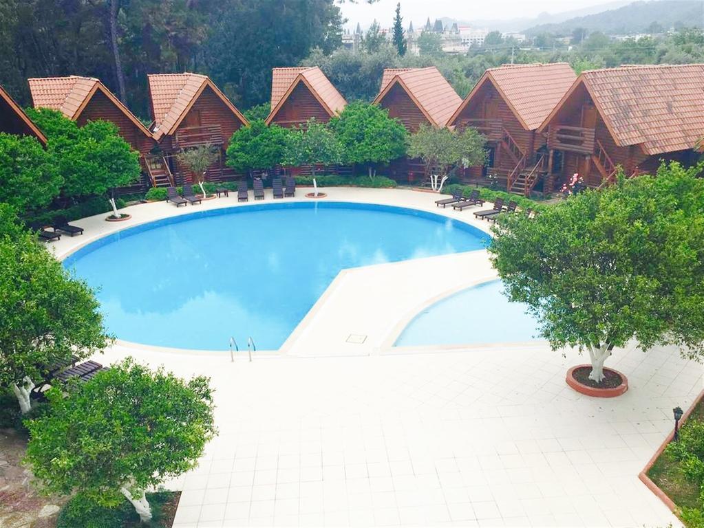 גוינוק Woodline Hotel מראה חיצוני תמונה
