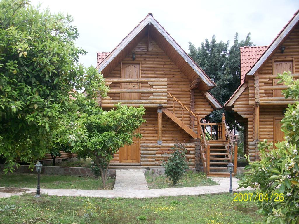 גוינוק Woodline Hotel מראה חיצוני תמונה