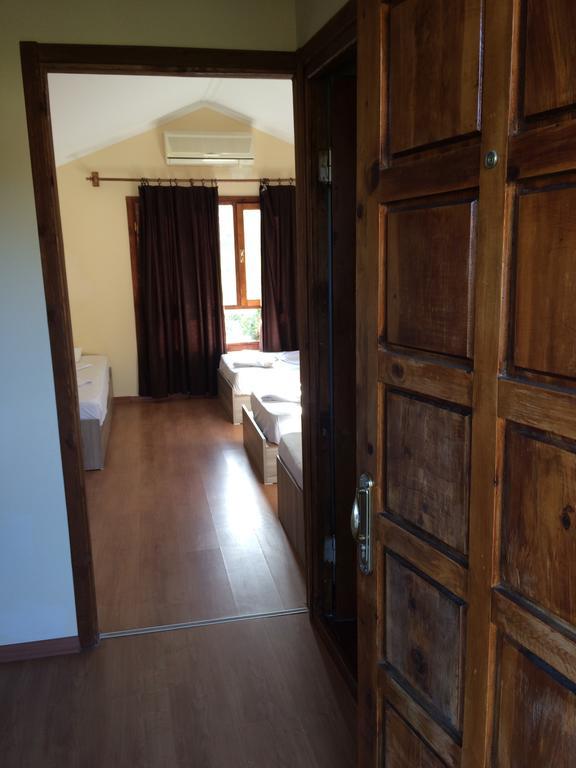 גוינוק Woodline Hotel מראה חיצוני תמונה