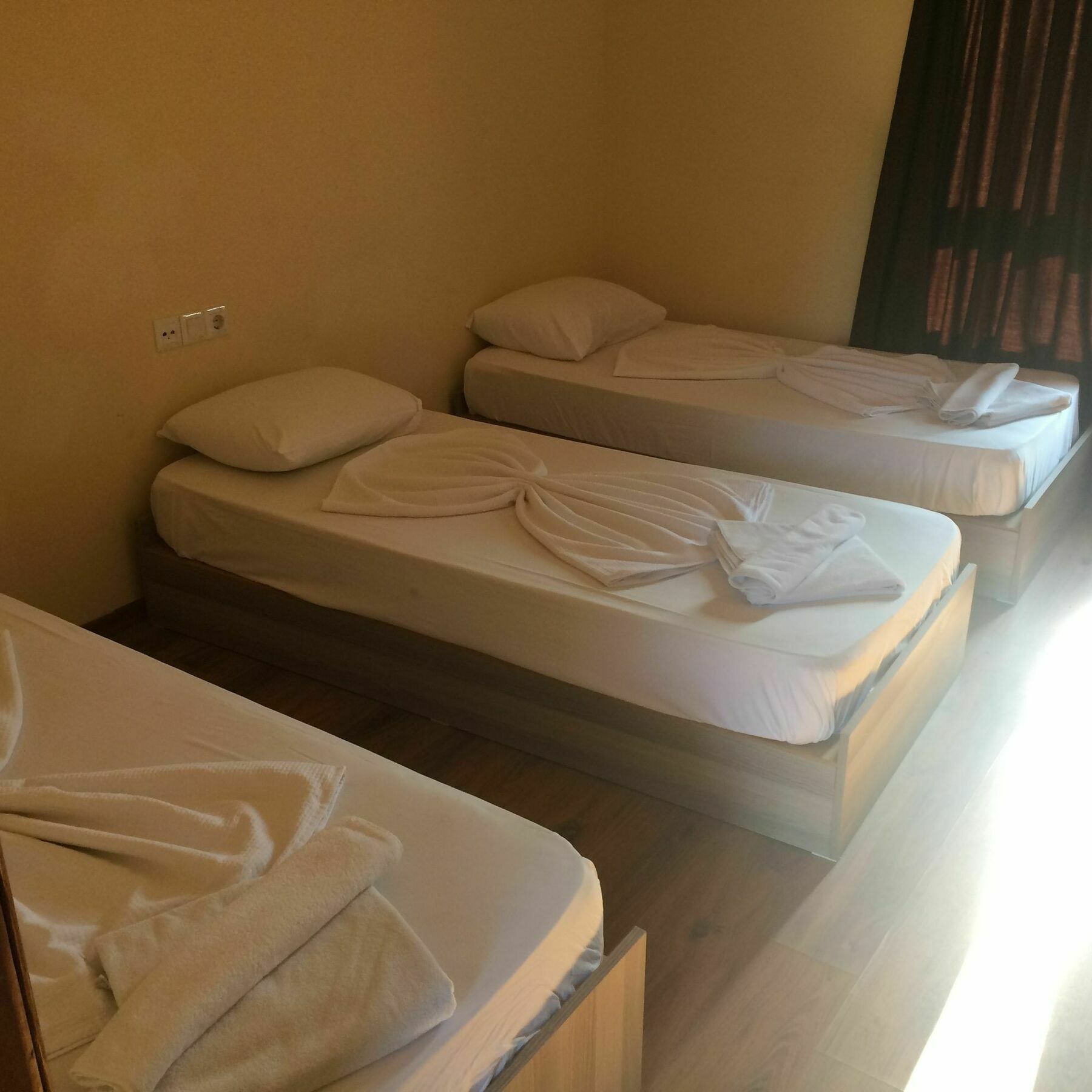 גוינוק Woodline Hotel מראה חיצוני תמונה