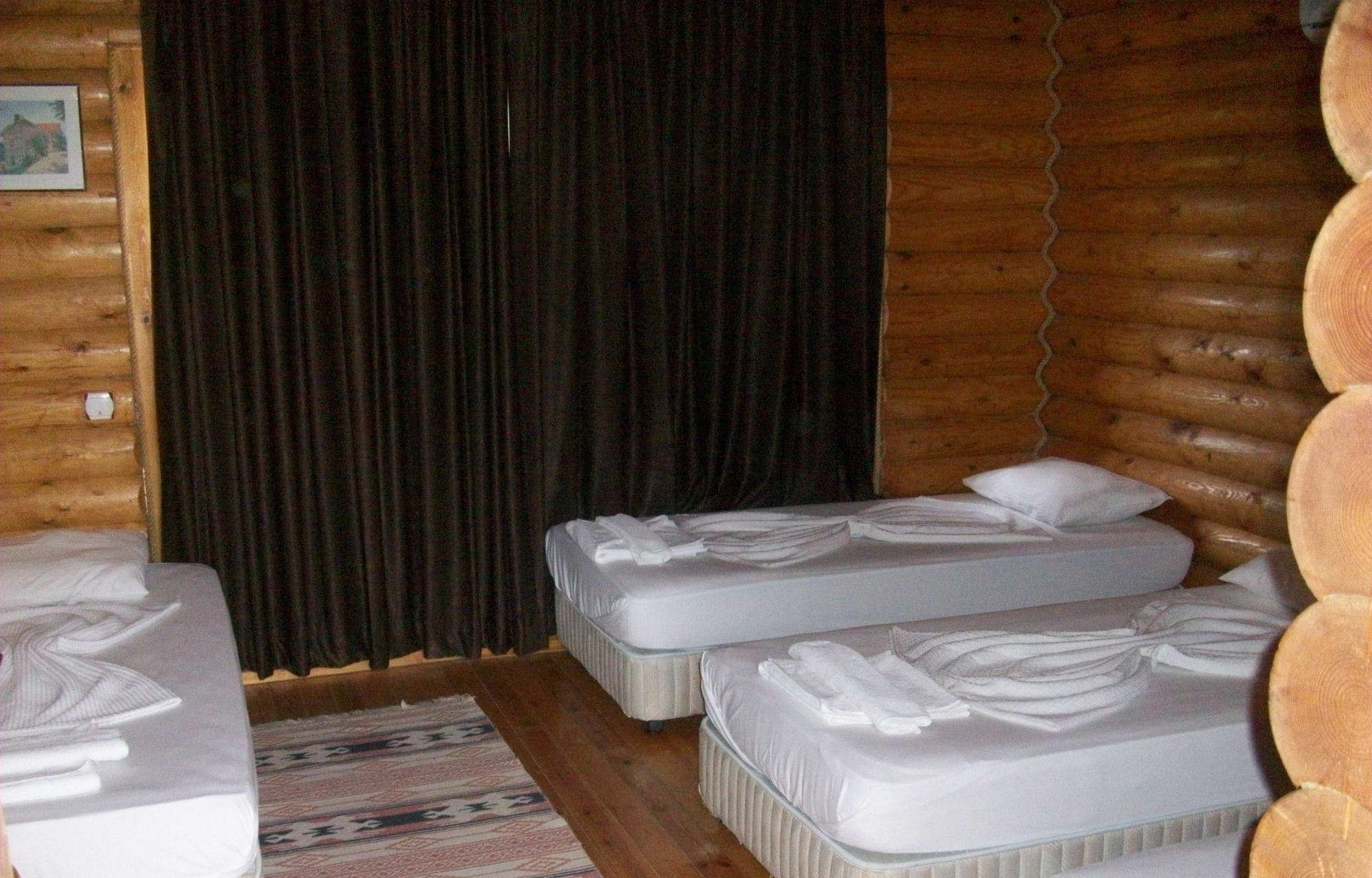 גוינוק Woodline Hotel מראה חיצוני תמונה